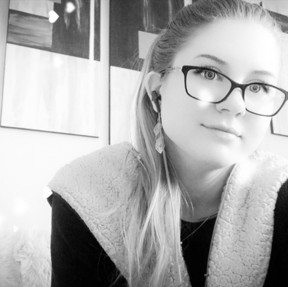 Meet your Posher, Shelby - Picture 1 of 1